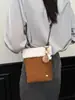 Design de Nicho Casual e Estiloso Nova Moda Simples Bolsa de Ombro Transversal Bolsa Quadrada Pequena Feminina Inverno 2026