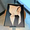 Bufanda Pequeña de Seda Versátil de Lujo Ligero para Decoración de Moda, Cómoda Protección para el Cuello, Bufanda Triangular, Bufanda Estilo Chanel, Bufanda de Seda