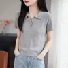 Camiseta de Manga Corta para Mujer Estilo Verano 2026 con Cuello de Solapa y un Botón, Color Sólido, Tejido Fino, Top Elegante y Versátil
