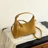 Super Quente Essenciais de Escritório Bolsa Tote Pequena Feminina 2026 Nova Popular de Verão Textura Trançada Bolsa de Ombro Único Bolsa Transversal para o Trabalho