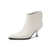 Botas de Cano Curto Femininas Elegantes com Salto Alto de 7cm 2026 Outono/Inverno Novidades Bico Fino Salto Agulha Zíper nas Costas Botas Curtas Botas Femininas