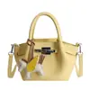 Bolsa de Mão Pequena Exquisita e Moderna para Mulheres, Nova Bolsa Transversal Versátil Primavera/Verão 2026 com um Toque de Luxo para Saídas