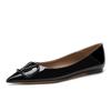 Zapatos Planos de Charol Color Nude con Punta y Tira en V 2026 Primavera Boca Baja Forma de Barco Tacón Bajo Banquete Suela Suave Modernos y Elegantes