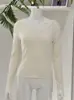 Camiseta base modal de manga larga con cuello en U grande para mujer, corte ajustado, resalta la figura esbelta, versátil para primavera y otoño, top para llevar debajo