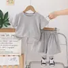 Conjunto de Verão para Meninas Menina Manga Curta 2025 Novo Infantil Estilo Coreano Duas Peças Roupa de Bebê Atacado