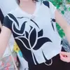 Camisa Floral Feminina Verão 2024 Top Acinturado com Design Único, Manga Curta Fina Versátil Estilo para o Trabalho