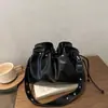 Bolsa de Trabajo Pequeña de Verano 2026 Nuevo Estilo para Mujer, Bolso de Hombro Cruzado de Moda y de Alta Gama al por Mayor Bolsos para Mujer