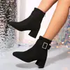 Botas de Cano Curto Pretas com Bico Quadrado e Salto Grosso Femininas Outono Inverno Novas Versáteis Emagrecedoras Moda Simples Salto Alto Tamanho Grande Botas Femininas