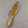 Pente de Sândalo Dourado Natural com 8 Dentes para Cabeça, Raspador Corporal Multifuncional, Escova para Terapia Capilar, Massagem de Meridianos, Pente para Cabelos Cacheados