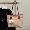 Bolsa Tote Casual de Grande Capacidade para Mulheres Nova Outono e Inverno 2025 Bolsa Grande de Ombro Único com Estilo Ocidental Bolsa para Roupas de Aula e Trabalho Estudantil