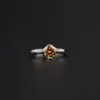 En stock Anillo de Plata de Ley S925 Anillo de Moissanita para Mujer Tono Vibrante Mismo Anillo de Boda de Plata de Ley de Chica Garra Clásica de Cuatro