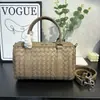 Bolso de Almohada Tejido de Cuero Genuino de Nicho Bolso Cruzado Portátil de Lujo Ligero Transfronterizo Bolso Boston Versátil para Viajes Diarios para Mujeres