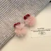 Aretes de Bola de Pelo con Lazo Rojo Ankora para Nochevieja, Exquisitos Retro, Simples, de Gama Alta y Versátiles, Pendientes Elegantes