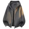 Cárdigan con capucha grueso estilo americano Estilo travieso y genial Sudadera para hombre Temporada Otoño Invierno Sensación de alta gama Lujo ligero Conjunto casual holgado Tendencia