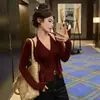 Camiseta de Manga Larga con Diseño Estilo Chica Picante Roja, Falso Dos Piezas, Cuello Halter para Mujer, Top Básico Ajustado de Nicho Otoñal