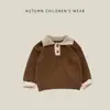 Suéter polo estilo coreano com blocos de cor para bebê, polo de malha outono e inverno para crianças, adequado para usar em camadas ou como peça externa para bebês e crianças pequenas