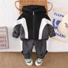 Ropa para Niños 2025 Conjunto Infantil Primavera y Otoño Versión Coreana Sudadera Casual con Capucha y Patchwork Manga Larga Conjunto de Dos Piezas Moderno