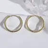 Nuevos Pendientes de Aro Grandes Elegantes y Versátiles con un Toque de Lujo Ligero y de Alta Gama, Brazaletes para Oreja Femeninos, Pendientes de Aro Lisos Únicos, Aretes