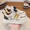Zapatos Deportivos para Niños 2026 Otoño Nuevo Estilo Zapatos Casuales para Niñas Felpa Cálida Suela Suave Ligeros Zapatos Blancos para Niños