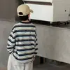Camiseta de manga larga para niños, nuevo estilo otoño 2026, top a rayas para niños mayores, camiseta básica para niños con un look genial y moderno