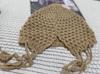 Gorro con borlas hecho a mano, cálido, con puntera, para mujer, con protección para las orejas, con cordones, tejido a la moda, para otoño e invierno, estilo coreano