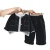 Conjunto de tres piezas de mezclilla de color liso estilo Chanel para niñas, atuendo de encaje de primavera para niños, moda de primavera para bebés, venta al por mayor