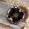 Scrunchie de Renda Marrom para Mulheres, Elástico para Rabo de Cavalo Alto com Toque de Luxo, Acessório de Cabelo Versátil e Estiloso