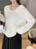 Suéter de lana con cuello en V para mujer, otoño e invierno, nueva moda, estilo extranjero, suéter de base de punto blanco de alta gama con borde cruzado