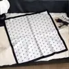 Lenço de Seda Marrom Retrô para Cabeça de Mulher, Novo Estilo Outono e Inverno, Lenço de Cabelo Doce e Cool, Cinto, Lenço Quadrado, Acessórios, Lenço de Seda com Cor de Outono e Inverno