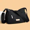 Bolsa de lona simple casual de gran capacidad al por mayor para mujer, nueva bolsa tote para ir al trabajo, bolso de hombro y cruzado para mamá de mediana edad