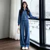 Conjunto casual de ropa deportiva para mujer con forro polar, engrosado, para otoño e invierno 2026, un atuendo de dos piezas moderno y popular que incluye un cárdigan y una sudadera