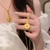 Collar Colgante Rotatorio de Esmalte Dorado con Retención de Color, Nueva Cadena para Clavícula de Perlas de la Fortuna Estilo Chino