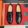 Moda Masculina Mocassins de Couro Genuíno Sapatos Casuais de Couro 2025 Novo Mocassins Slip-On de Couro de Camurça de Camada Superior Sapatos Masculinos