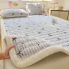 Juego de Tres Piezas de Colchón de Terciopelo de Leche para Uso Doméstico, Sábana de Cama Gruesa Caliente de Invierno, Protector de Colchón de Cama Individual para Dormitorio de Estudiantes Colchón