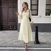 Vestido de punto plisado nuevo de otoño e invierno 2026 transfronterizo europeo y americano con cuello azul marino, colores contrastantes, vestido ajustado de manga larga para mujer