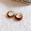 Aretes Redondos de Resina Moda Aguja de Plata Simples Retro Nicho Elegantes Versátiles Lujo Accesible Aretes de Gama Alta para Mujer