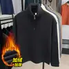 Sudadera gruesa de doble cara con cremallera media y cuello alto para hombre, modelo nuevo otoño e invierno 2025, camiseta interior cálida para hombre