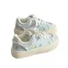 Zapatos de lona bordados con estilo, moda primavera/verano, zapatillas casuales versátiles de suela gruesa retro de nicho, zapatillas con cordones