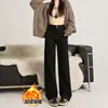 Jeans Rectos de Felpa Color Café Melard Brown para Mujer, Nuevo Estilo Retro Americano Otoño/Invierno 2026 Pantalones de Pierna Ancha con Efecto Caído