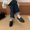 Mocasines de tacón bajo plano estilo Old Money para mujer 2026 Nuevo estilo de otoño Estilo británico Hebilla Zapatos pequeños de cuero Desgastados Boca profunda Zapatos de vestir