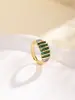 Anillo de Banda Ancha con Diamante de Zirconia de Color Microincrustado Chapado en Cobre Transfronterizo con un Toque de Nicho de Alta Gama, Anillo Abierto Ajustable, Estilo Vintage