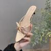 Sandalias de Mujer Verano 2025 Estilo Nuevo Punta Fina Tacón de Aguja Satén Morado Slip-On Media Zapatilla con Lazo