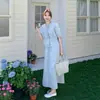 Conjunto de Dos Piezas de Falda de Mezclilla Lavada Blanca con Encaje, Moda Casual Juvenil Adelgazante, Verano 2026