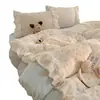 Juego de ropa de cama de cuatro piezas estilo coreano de terciopelo de leche grado A, que incluye una falda de cama, funda de edredón y sábana, adecuado para dormitorios de estudiantes, con un tejido más grueso y denso para uso en invierno