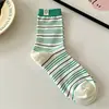 Calcetines a rayas de bloques de color, estilo fino de verano para mujer, transpirables, etiqueta de tela de gatito linda, calcetines de media pantorrilla, estilo coreano ins, calcetines holgados