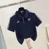 2026 Novo Estilo Gola Polo Ombro Reto Estilo College Camiseta Estampada Versátil Moda Jovem Top Emagrecedor