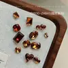 Arte de Uñas 2025 Nuevo Estilo Maillard Fondo Puntiagudo Diamante Celebridad de Internet Estilo Caliente Otoño e Invierno Cuadrado Grueso Color Rojo Café Diamante Estéreo Joyería para Uñas