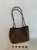 Bolsa feminina de grande capacidade, nova de 2026 estilo coreano de verão, bolsa de ombro de luxo leve de nicho para trabalho e deslocamento, bolsa de ombro