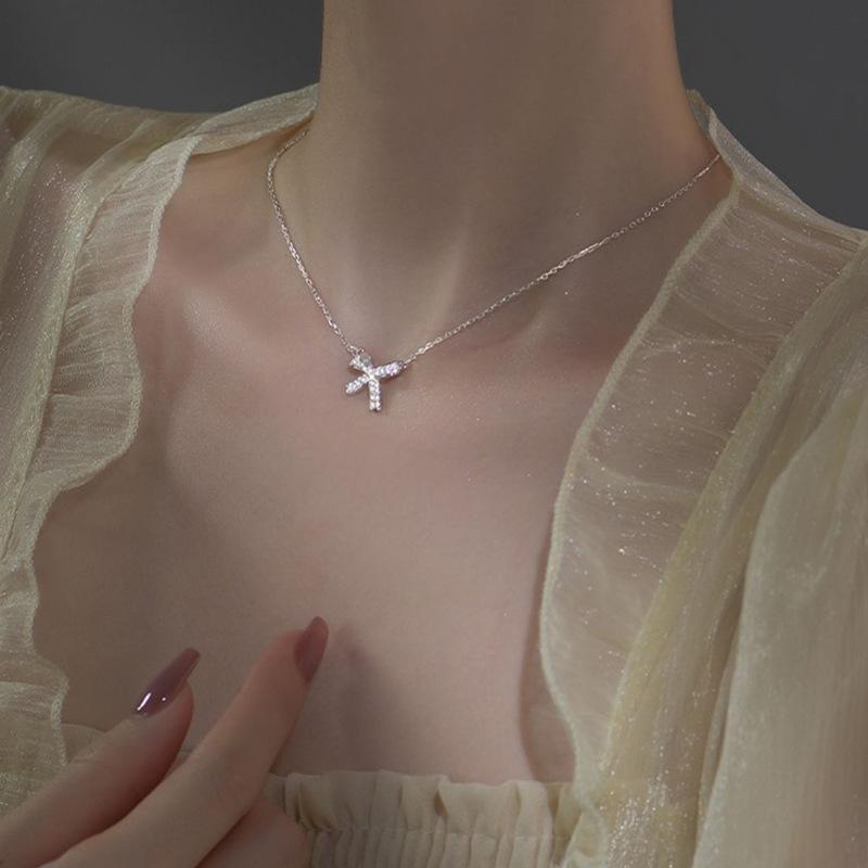 蝴蝶结项链女轻奢小众设计感锁骨链2023年新款网红ins潮颈