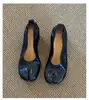 Sapatos Mary Jane de Couro Genuíno Lavado, Bico Dividido Retrô, Salto Grosso para Mulheres, Sapatos Rasos Elegantes e Estilosos para o Dia a Dia